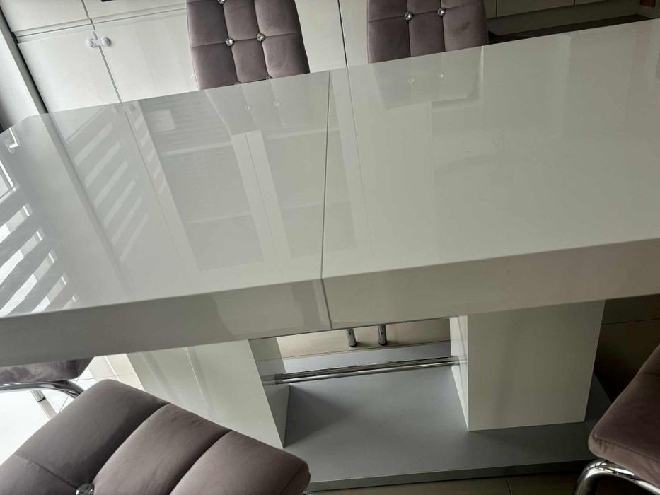 Stół biały w połysku jadalny rozkładany