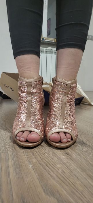 Святковий комплект: сукня + босоніжки в тон (одягали 1 раз)