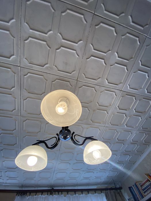 Żyrandol czarny ze srebrnymi dodatkami lekki