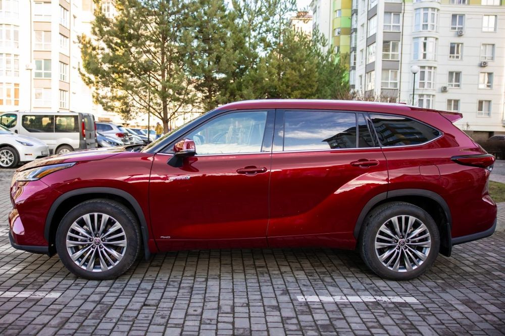 Тойота хайлендр гібрид Toyota  Highlander hybrid platinum 21р.