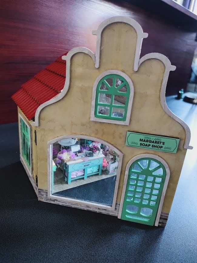 Domek-miniaturka- sklep z mydłem