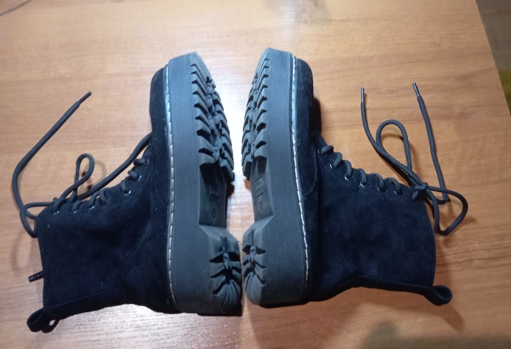 Botki czarne na koturnie Jenny Fairy Netto rozmiar 37