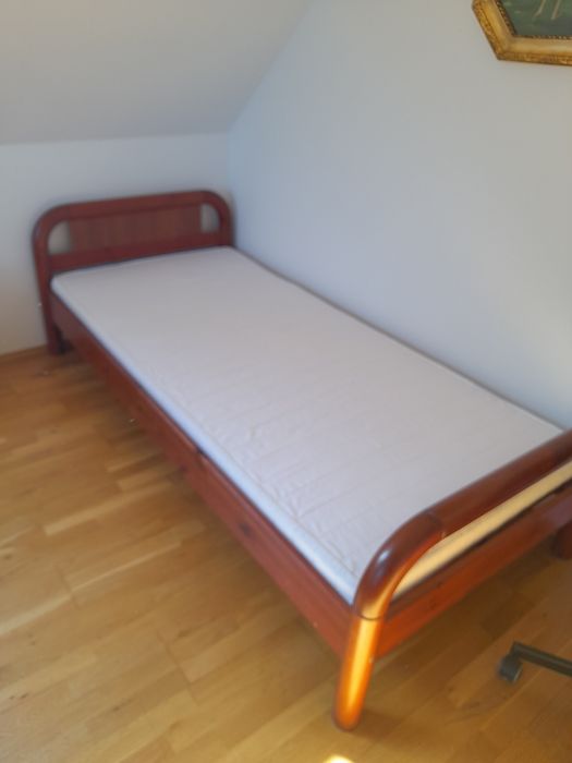 Łóżko pojedyńcze sosnowe