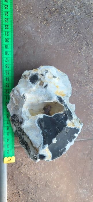 Камень для акваріума з отвором