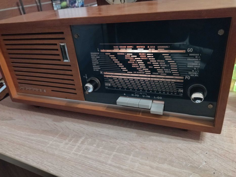 Radio lampowe Aristona SA 3211, holenderskie, sprawne, lata 60. XX w.