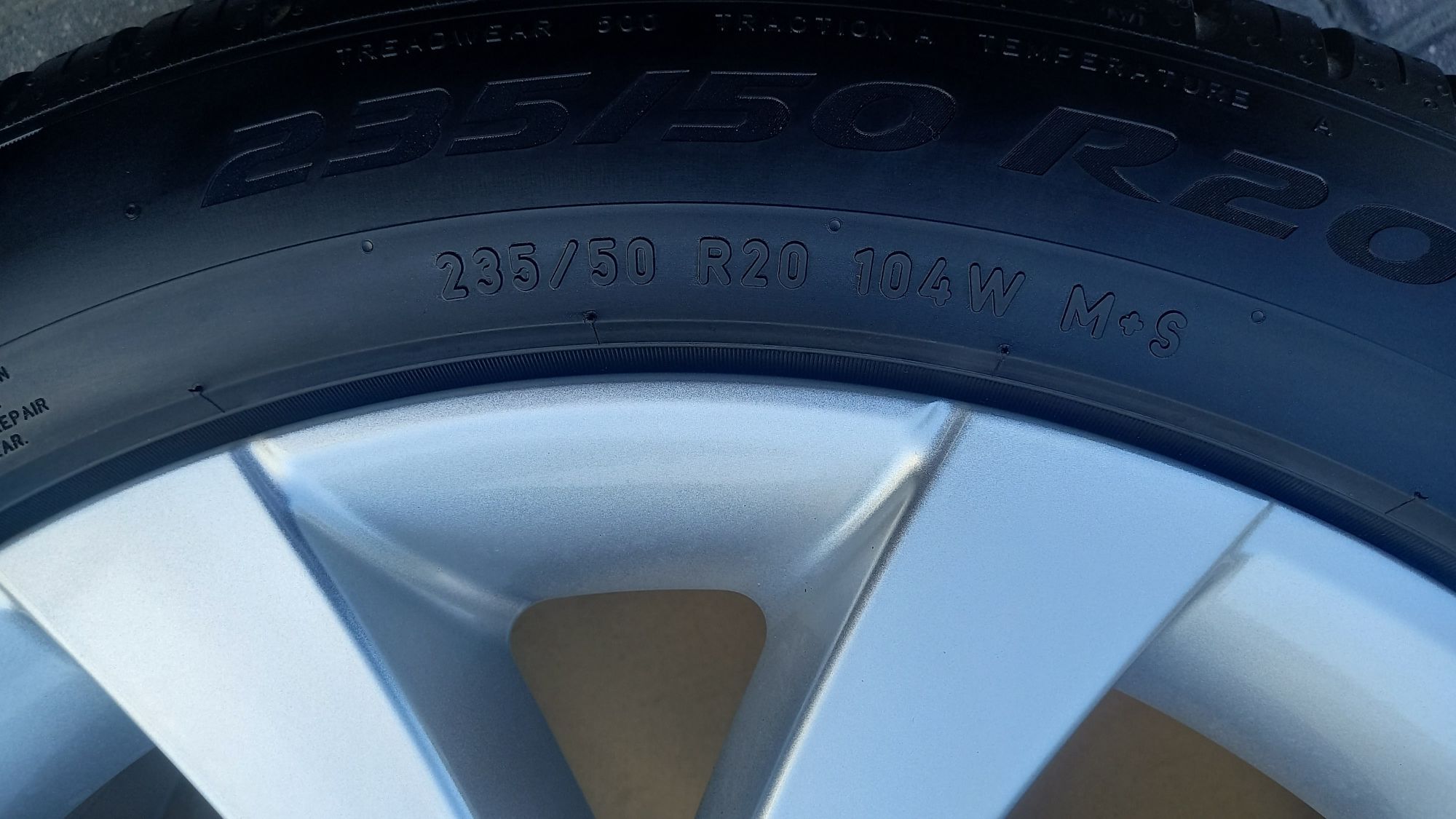 Koła Demo Land Rover Evoque 20" 8J ET 40 5x108 235/50 R20 4szt