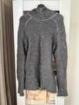 Nowy sweter ISAAC SELLAM’S jak Rick Owens