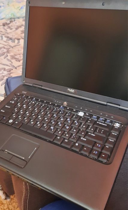 Продам  ноутбук  Dell (нерабочий]