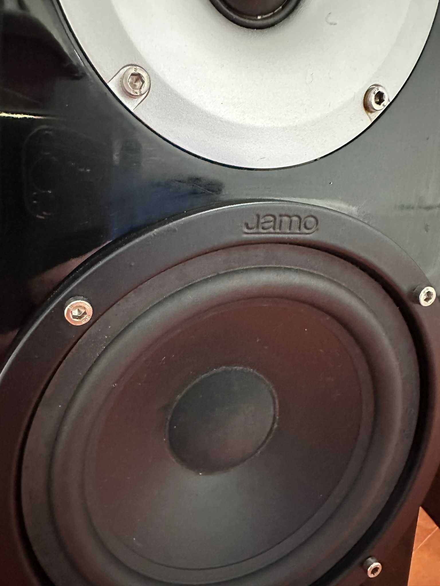 Kolumny stereo Jamo