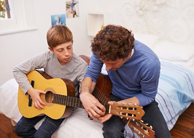 Babysitter - Reforço escolar, ensino musical e diversão esportiva