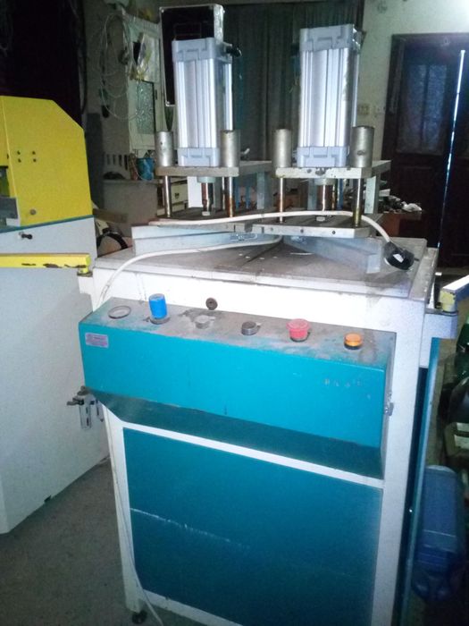 Продам обладнання для виготовлення металопластикових вікон та дверей