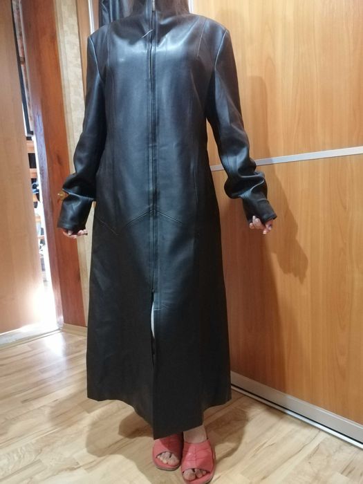 Женский кожаный плащ