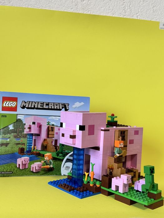 Конструктор LEGO Minecraft Будинок-свиня (21170)