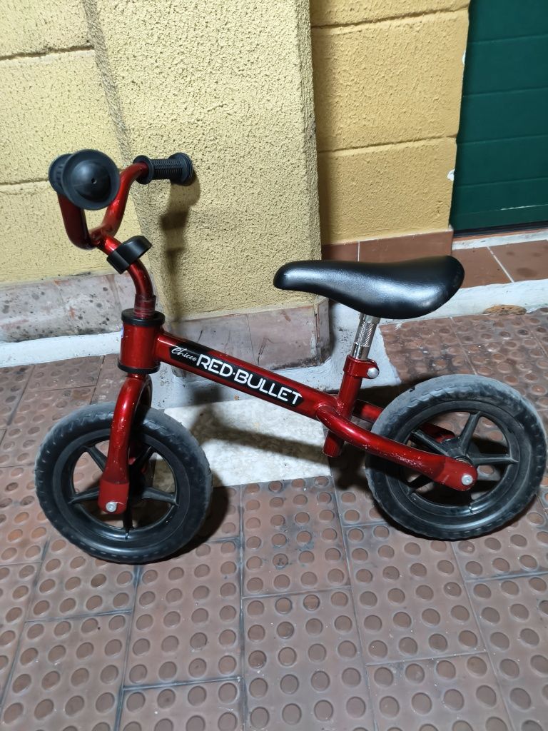 Bicicleta de Equilíbrio Chicco Red Bullet.