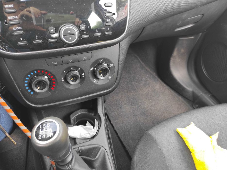 Punto, AC, airbag, 2014, 78.000km, jantes espec. Vá mecânico