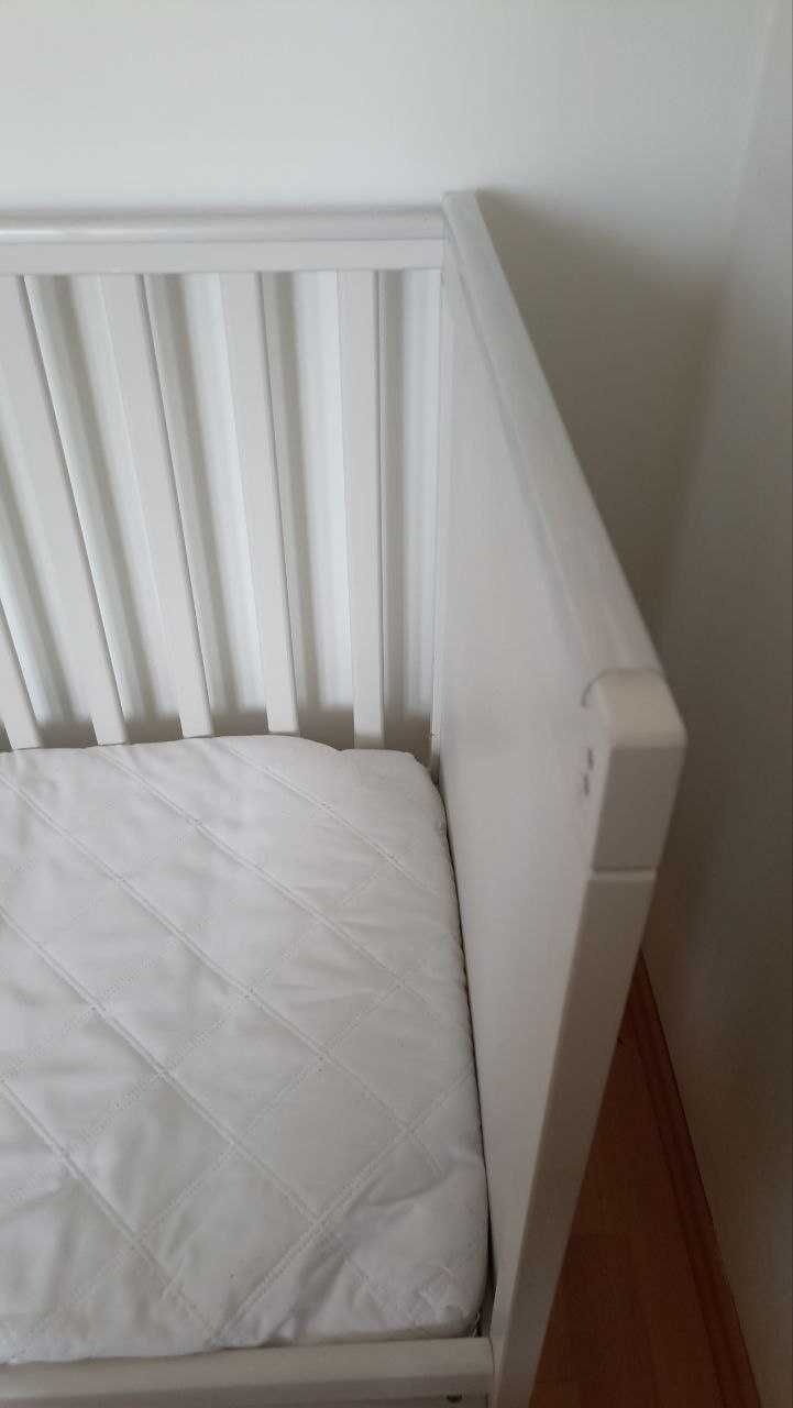 Łóżeczko Ikea Sundvik z materacem Nikola