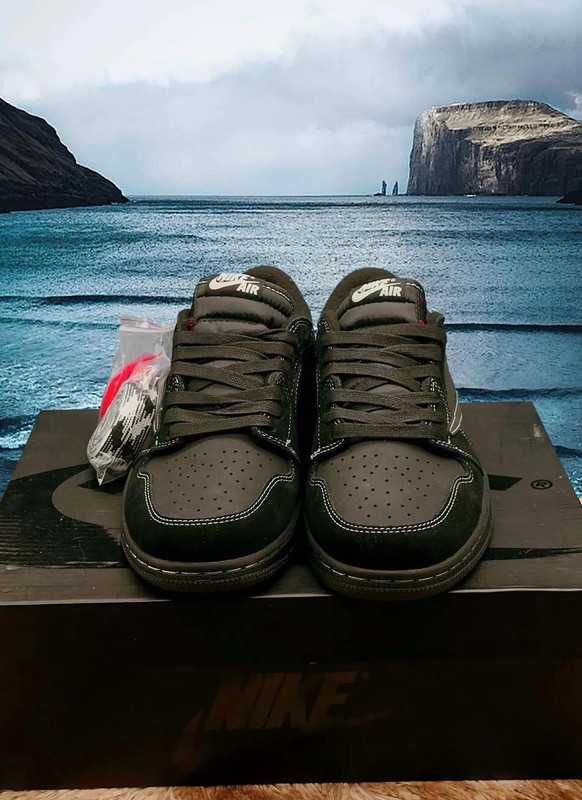 Jordan 1 Retro Low OG SP Travis Scott Black Phantom R-42