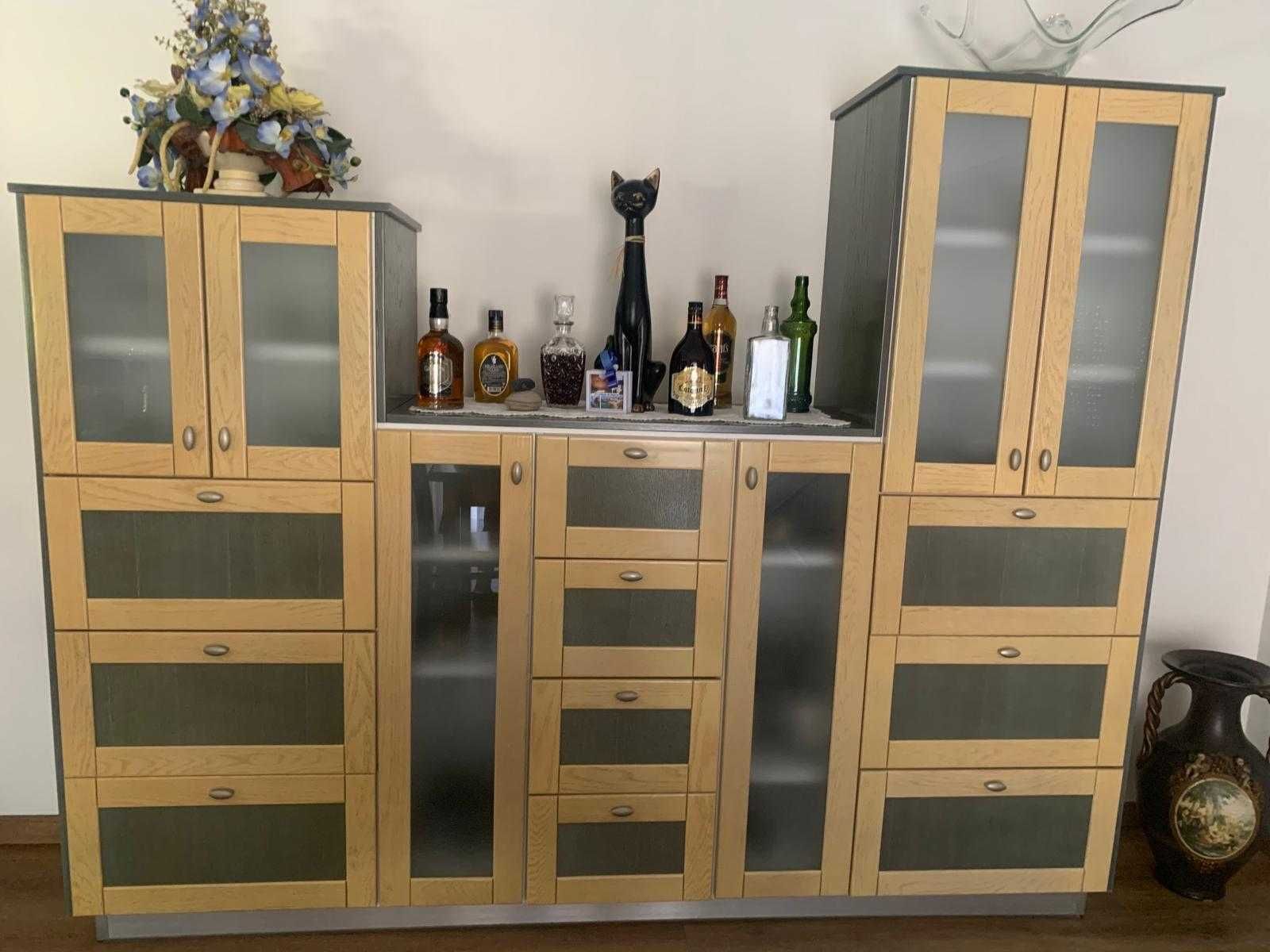 Conjunto de sala de jantar (Cadeiras, Mesa e Móvel)