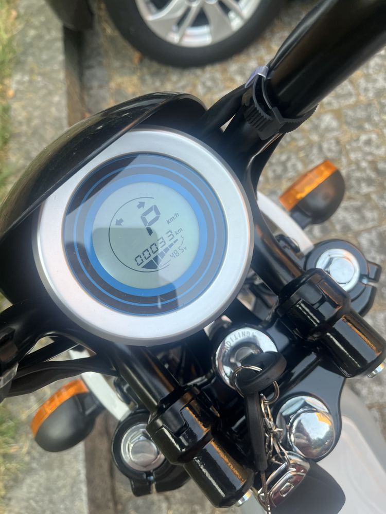 Scooter eletrica sem carta Vortex Goose x-one 26aH Branco
