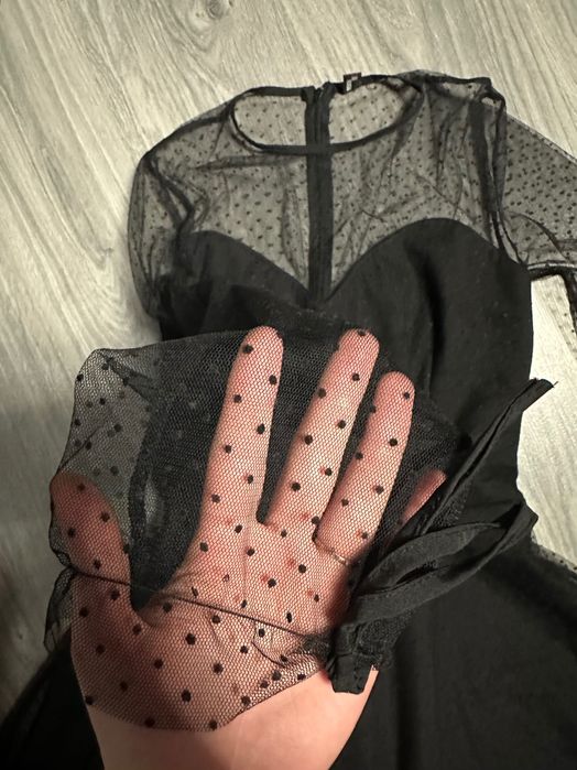 Чорна святкова сукня