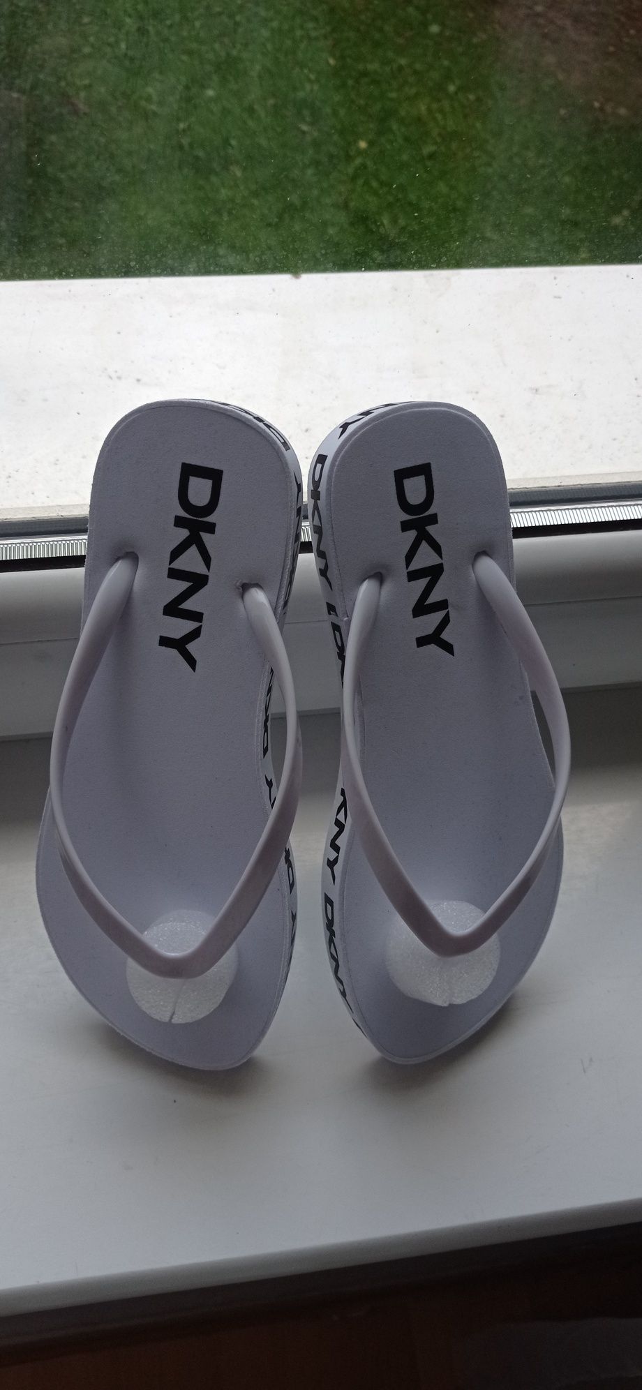 Nowe japonki DKNY 37.5