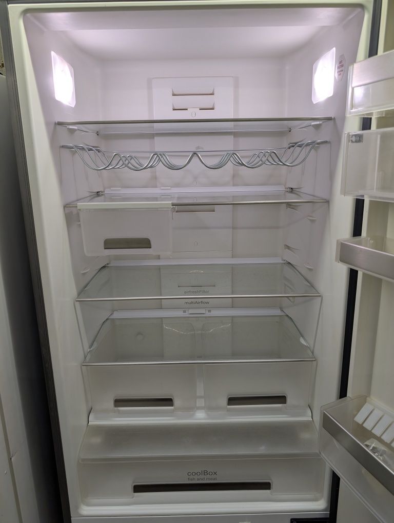 Холодильник Siemens Nofrost