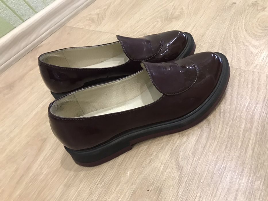 Шкіряні туфлі, лофери