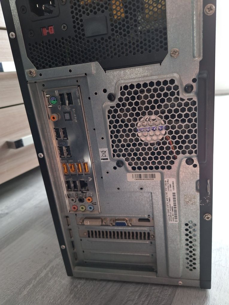 Komputer vobis Digital MHP i5 XPOWER GT wraz z monitorem Samsung