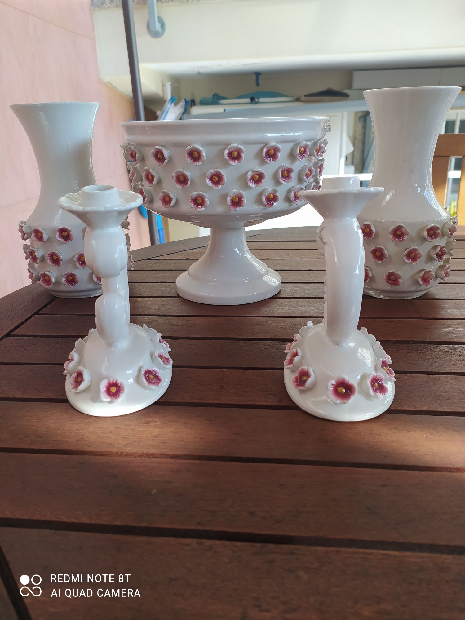 Fruteira, Candelabros e jarras