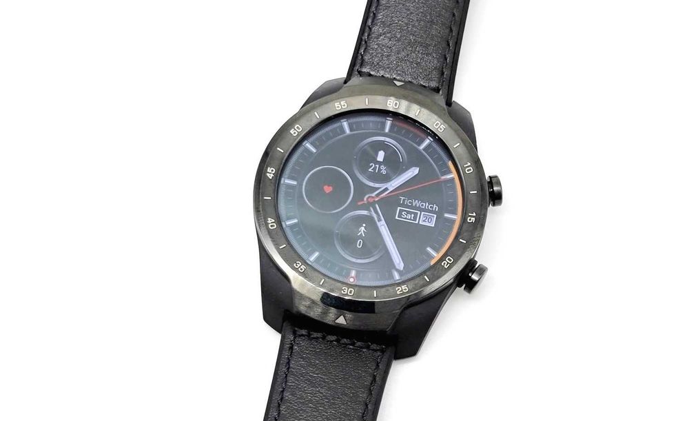 TicWatch Pro: недорогой вариант с NFC, GPS, IP68