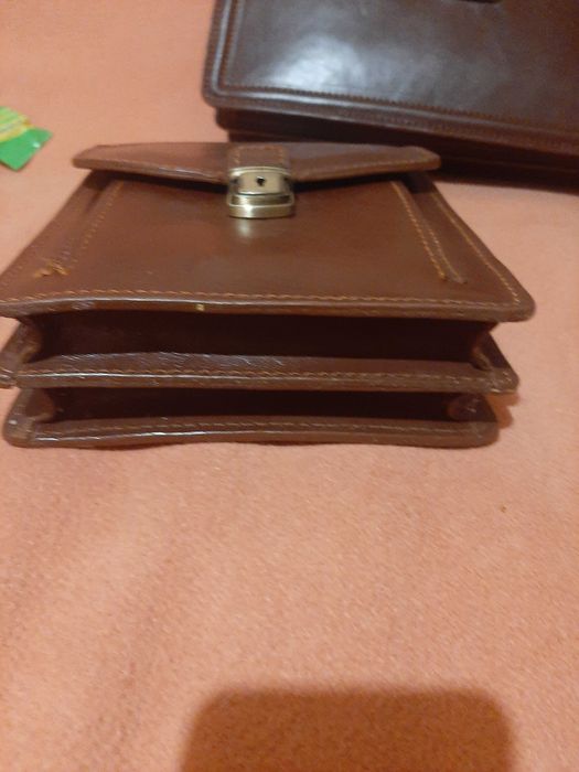 Кожаний портфель,новий