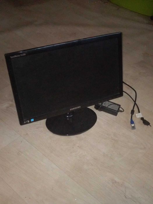 samsung monitor led 19 cali do komputera i kable hdmi