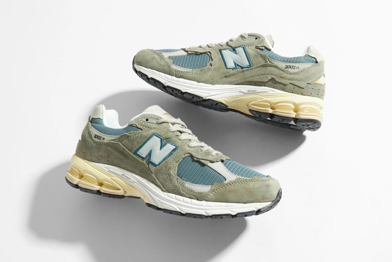 New balance 2002r mirage grey