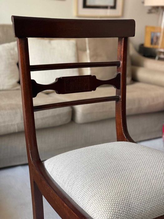 8 CADEIRAS para MESA de JANTAR em madeira