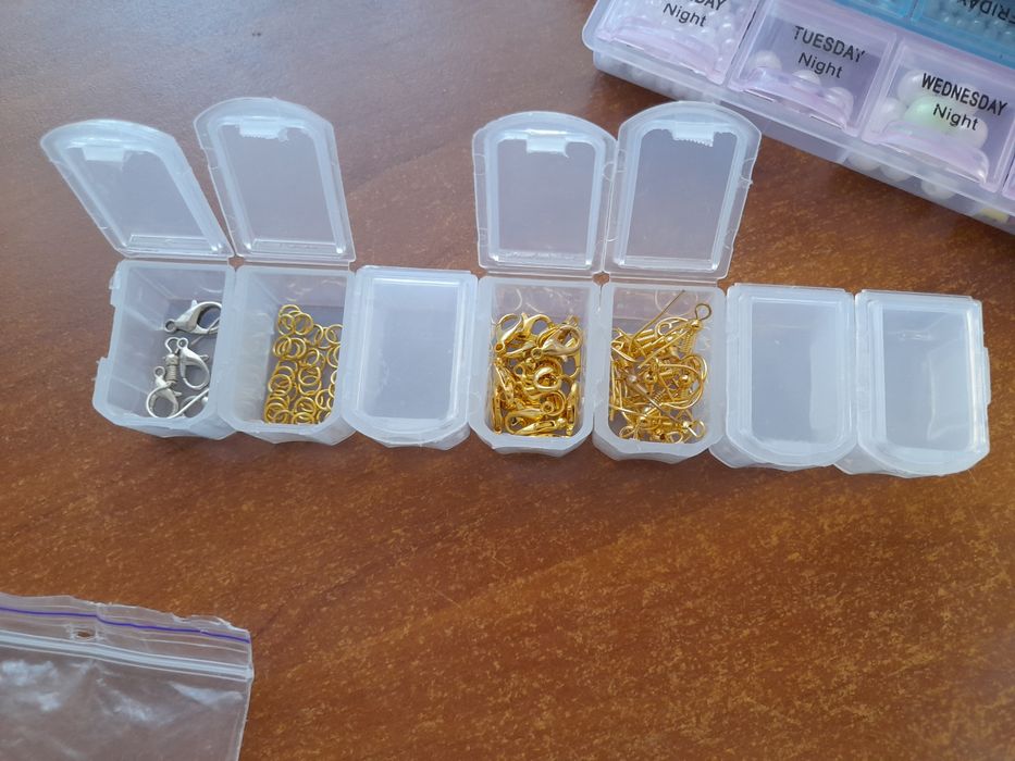 чеський бісер та інші засоби для плетіння