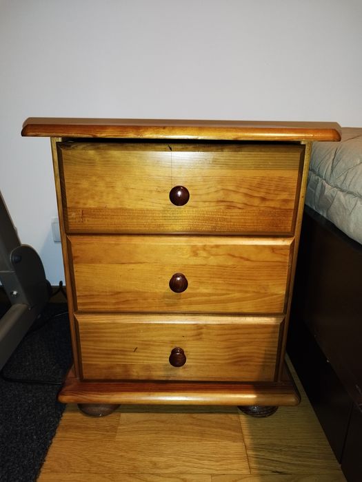 Conjunto de cama, mesas de cabeceira e comoda de quarto