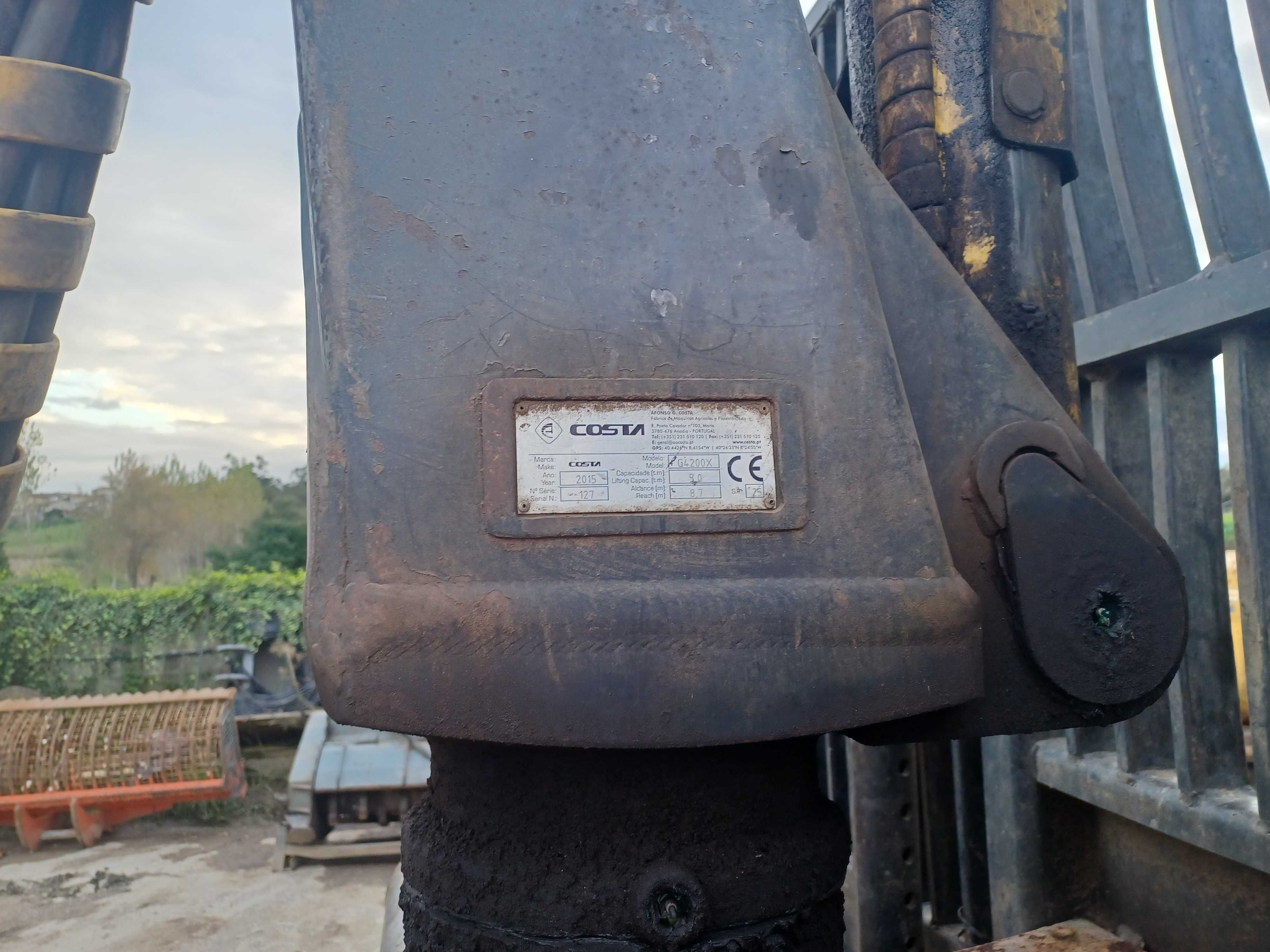 Trator florestal Valtra T130