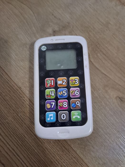 Телефон іграшковий