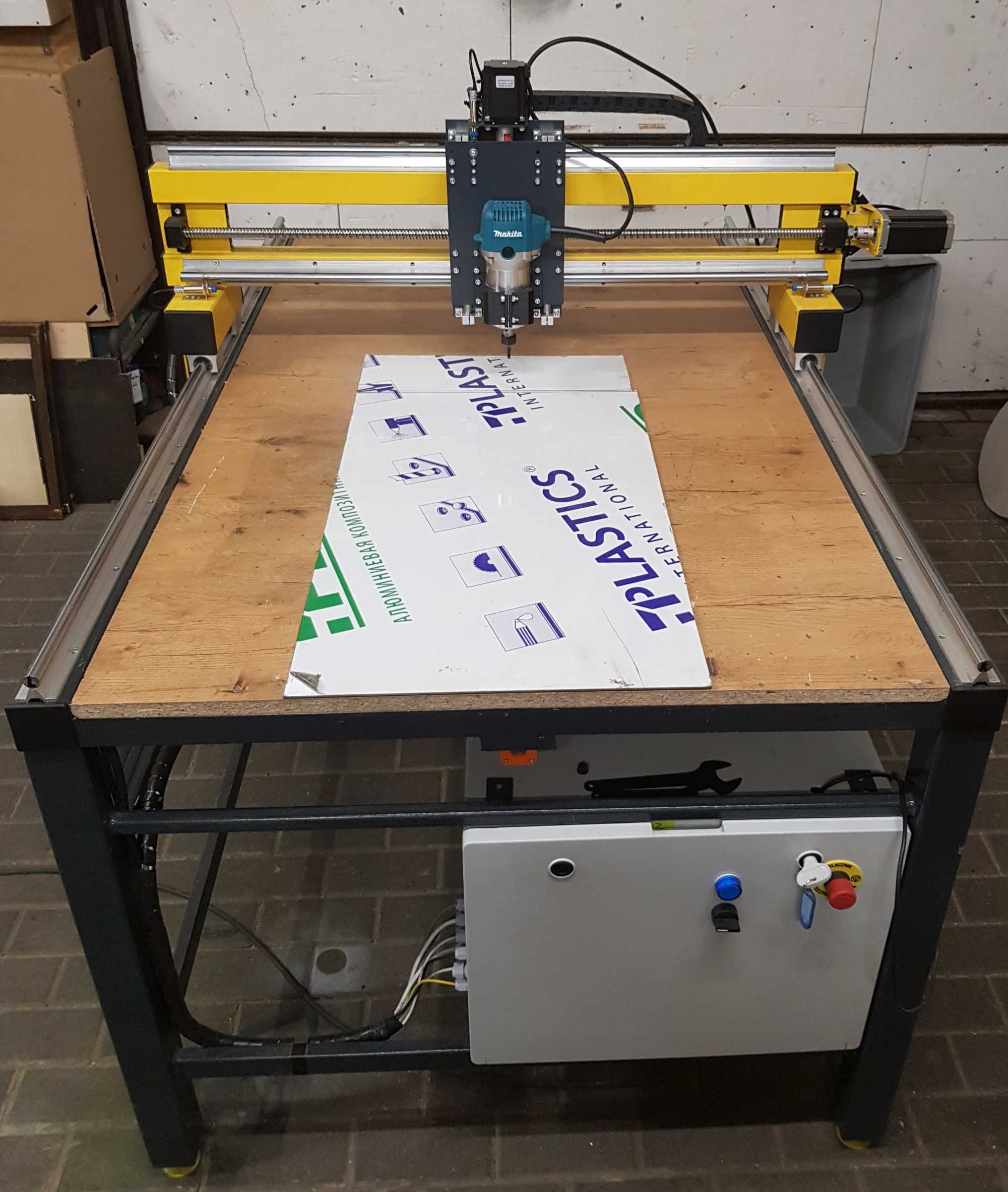 Ploter frezujący, Frezarka CNC 1250x710