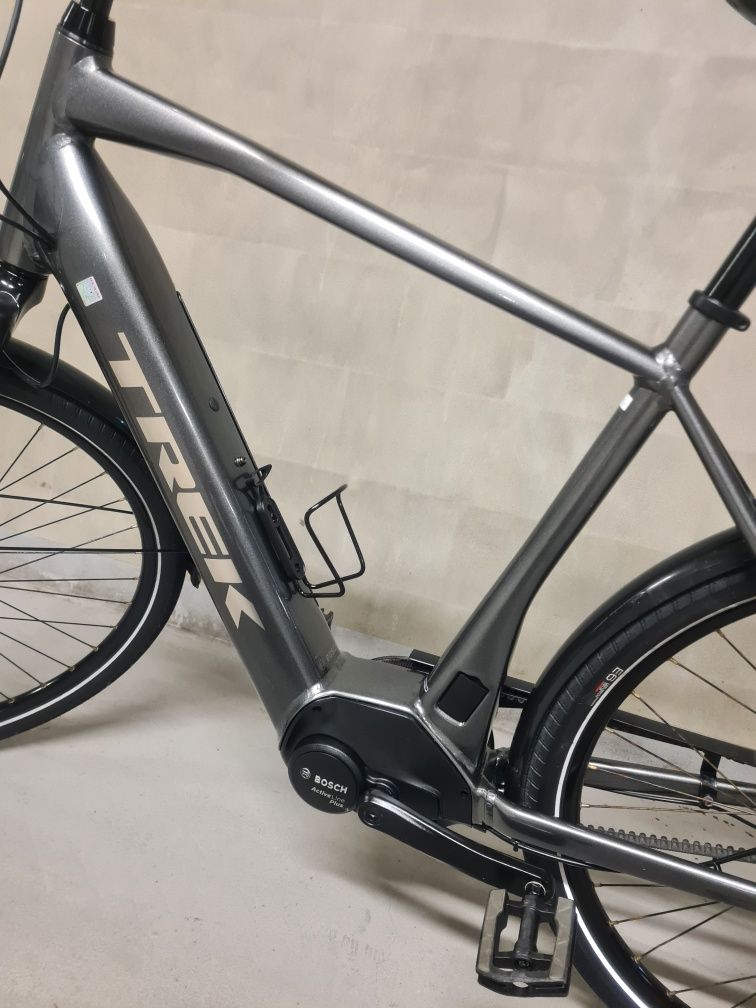Rower Trek district 7 + XL duży Bosch pasek męski elektryk elektryczny