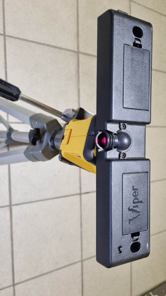 STANLEY Laser krzyżowy C-Line STHT77611 + Viper Laser