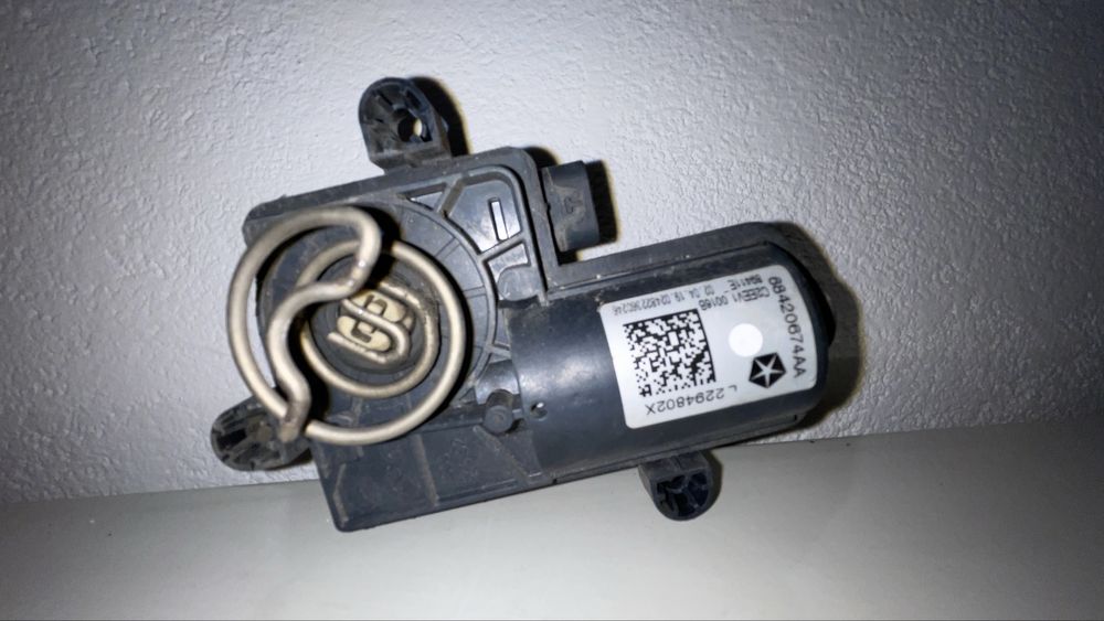 Aktywatory klap wydechu Dodge Challenger 6.4 Scat Pack – 2 szt. OEM