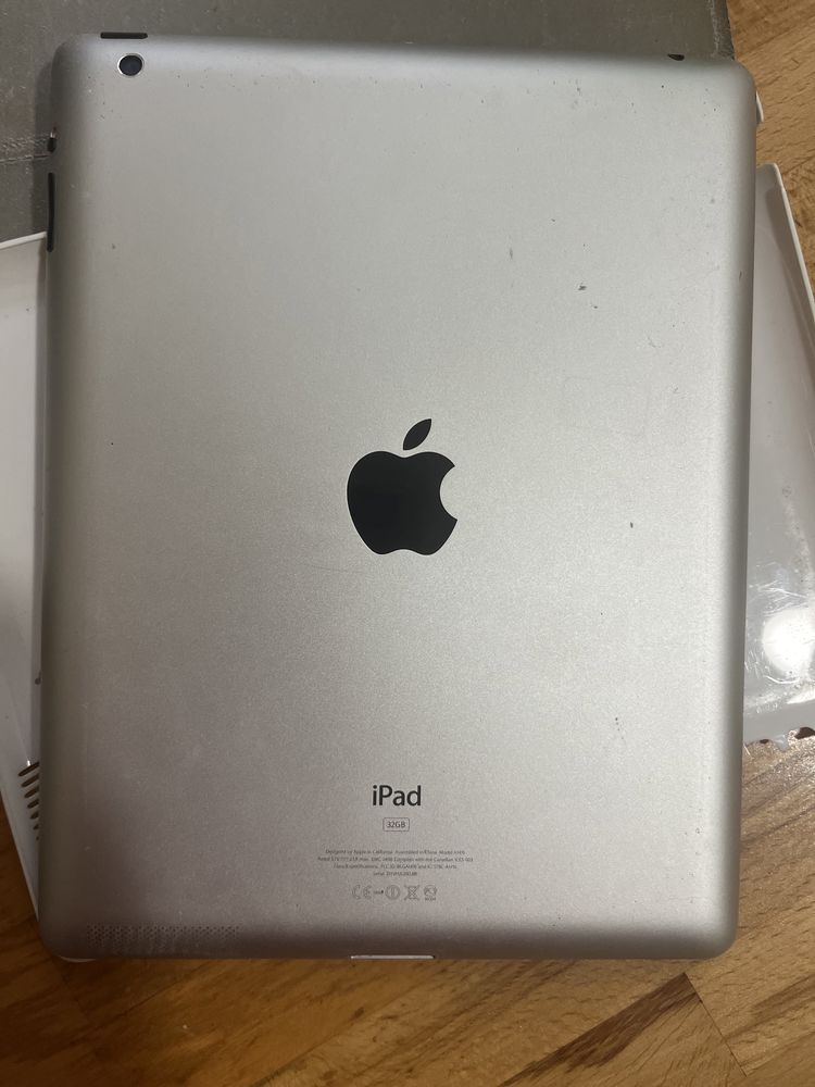 Apple iPad 3 Wi-Fi 32GB (MC706RS/A)