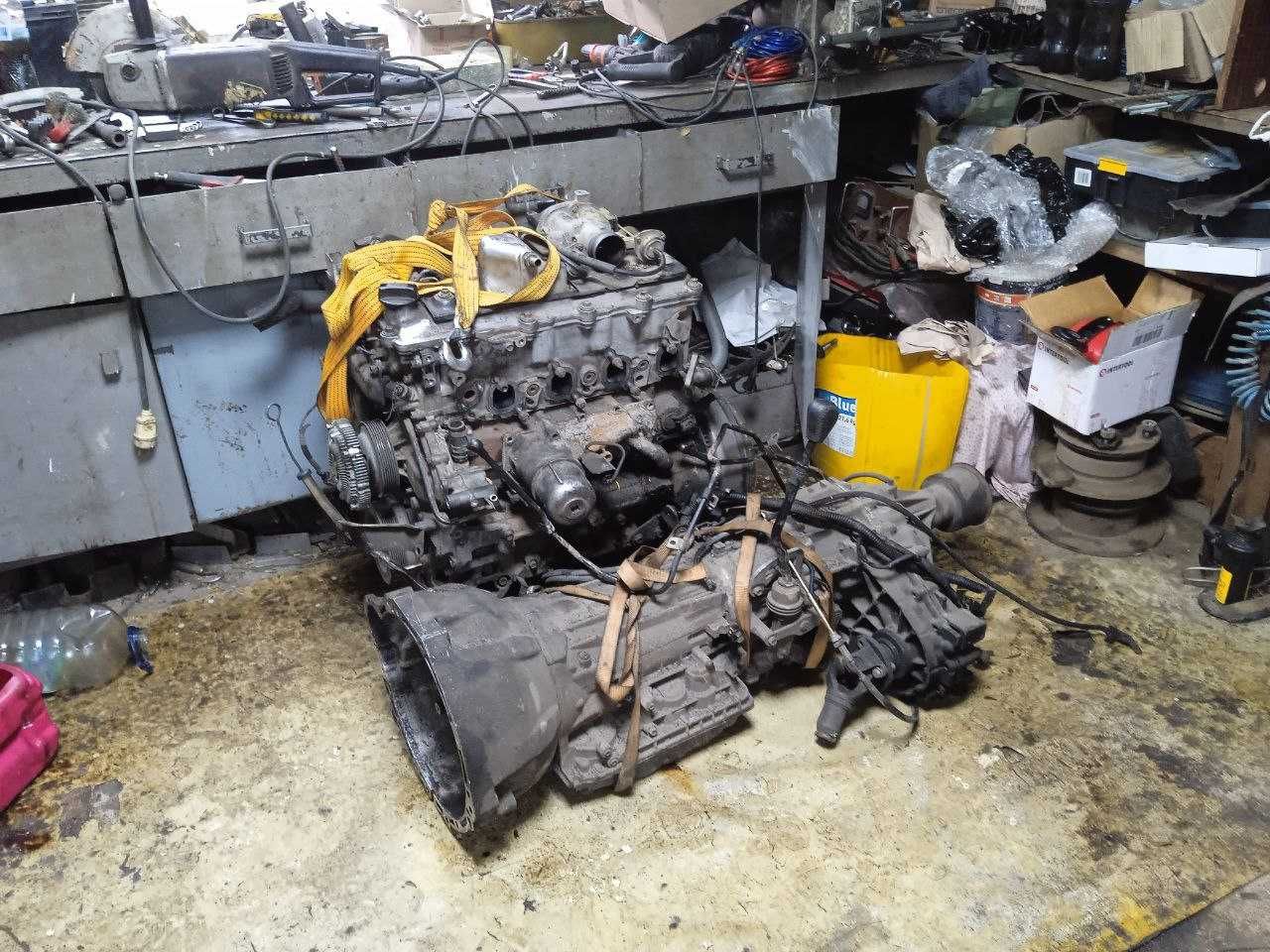 Коробка передач автоматическая nissan terrano ii 3.0 RE4R01 с разда
