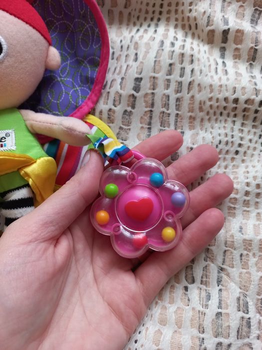 LAMAZE Красива лялька Фея метелик М'яка плюшева шуршалка для коляски.