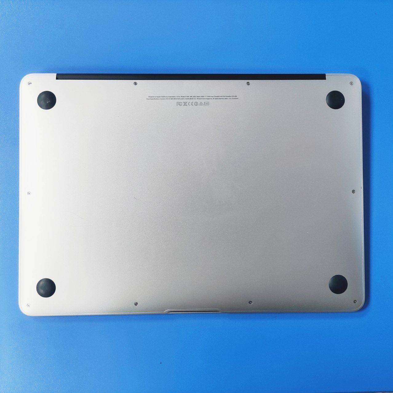 MacBook Air A1466 i7 1.7GHz, 8GB RAM, аккумулятор новый