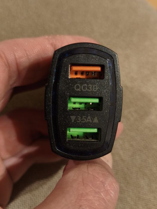 Ładowarka samochodowa 3x USB quick charge