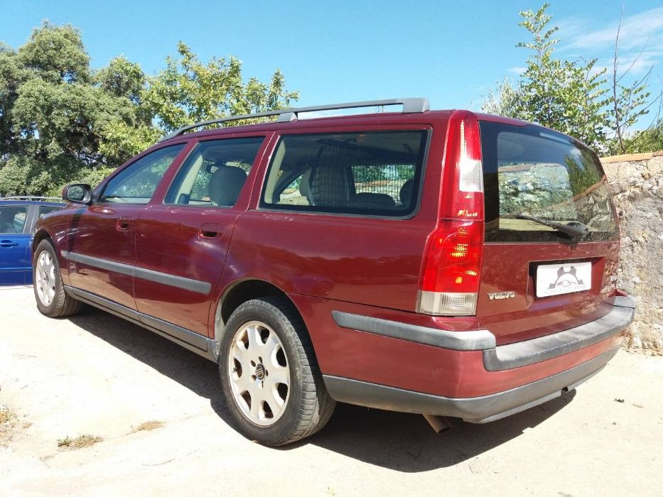 Volvo V40 1.9d 2000 ,Volvo V 70 2.4L 2000 Para Peças