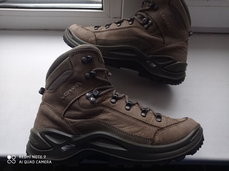 ботінки  Lowa  р 38 - 39