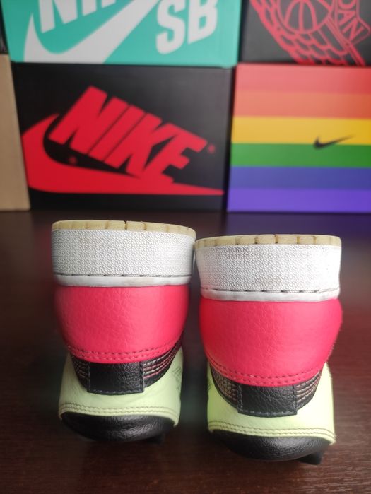 Buty Nike Air Jordan 1 Mid Se 37.5 EU  23.5 cm Glow in the dark  aj1 j